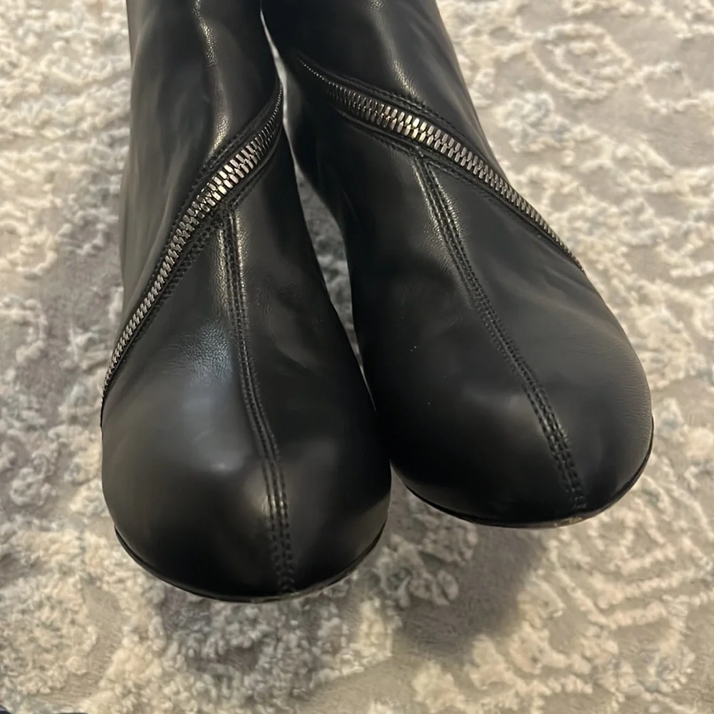 Sergio Rossi Zipper Black Leather Booties - Picture 9 of 11